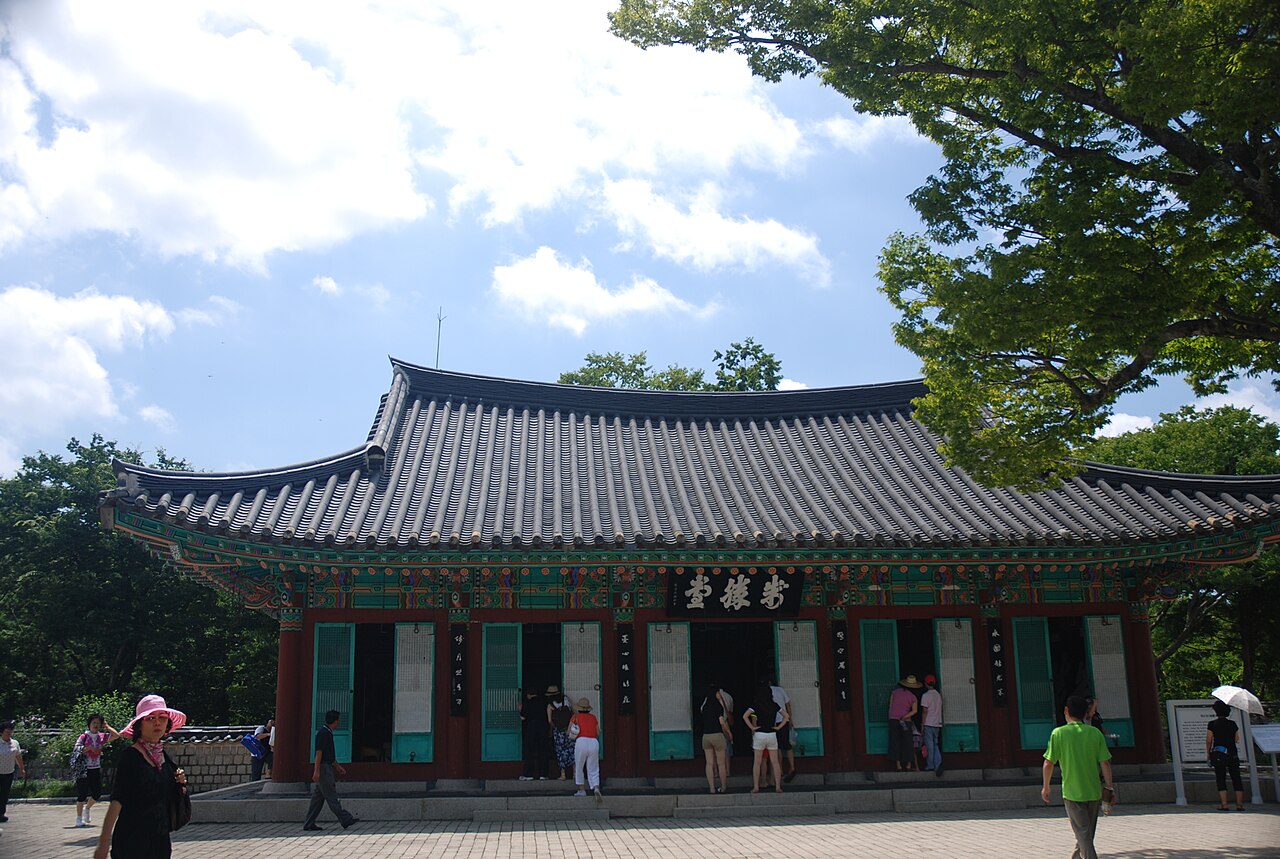 한산도 제승당(制勝堂) — 한산도 진중 운주당 터에 세운 이순신 기념 사당 · CC BY-SA 3.0 · Asfreeas · Wikimedia Commons